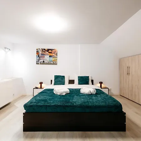 The Muse - Kronstadt Long Street Apartament *