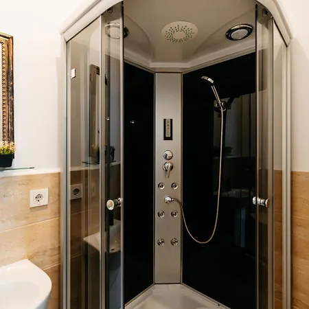 The Muse - Kronstadt Long Street Braszów