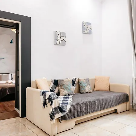 The Muse - Kronstadt Long Street Apartament