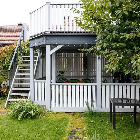 The Muse - Kronstadt Long Street Apartment *