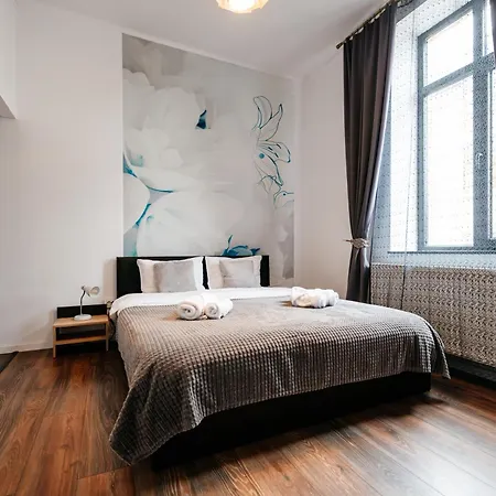 The Muse - Kronstadt Long Street