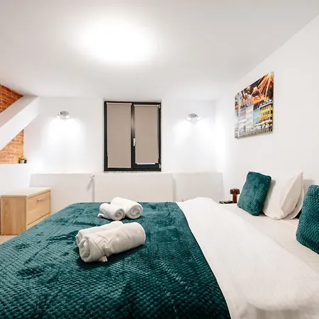 The Muse - Kronstadt Long Street Apartament