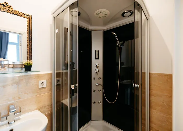 The Muse - Kronstadt Long Street براشوف