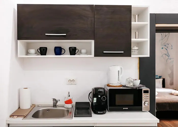 The Muse - Kronstadt Long Street * براشوف