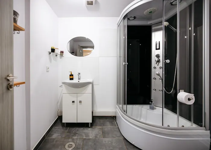 The Muse - Kronstadt Long Street * Brasov