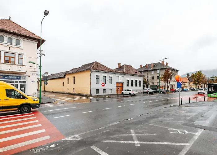 The Muse - Kronstadt Long Street Apartment