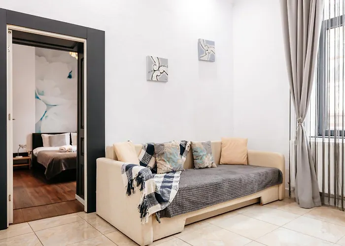 The Muse - Kronstadt Long Street Apartment