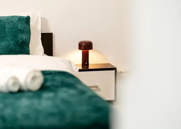 The Muse - Kronstadt Long Street براشوف