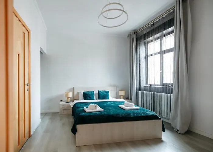 The Muse - Kronstadt Long Street * براشوف